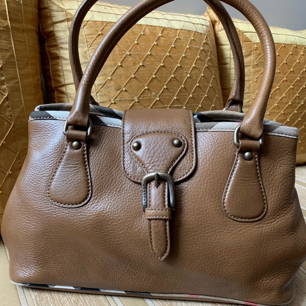 Burberry authentic shoulder bag